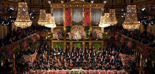 一年一次维也纳金色大厅新年音乐会，一票难求
