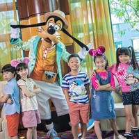 移動專享：把童話世界裝進酒店！香港迪士尼酒店一晚+迪士尼快速通行+免費接駁+米奇洗漱套裝！