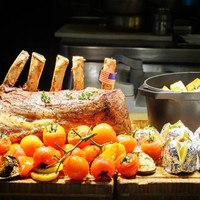 吃货福利：全美式主题自助餐！西冷牛肉、海鲜刺身、甜品冰淇淋轮番刷！上海绿地万豪酒店自助餐