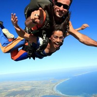 当地玩乐：15000英尺高空欣赏悬崖峭壁！澳大利亚 墨尔本 大洋路高空跳伞体验