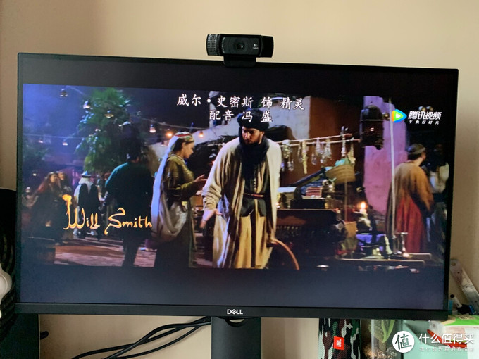 如何用一台电脑连接两个显示器并且两个显示器显示不同的内容
