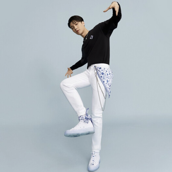唯美"青花瓷",converse x 张艺兴联名 chuck 70 运动鞋