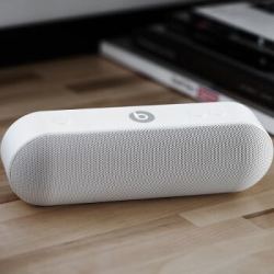 beats pill 便携式蓝牙无线音箱 音响 白色