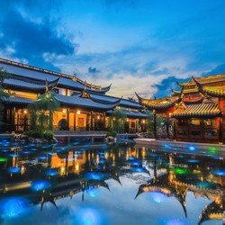 上海皇廷花园酒店豪华房1晚含双早5张100元餐饮抵用券等