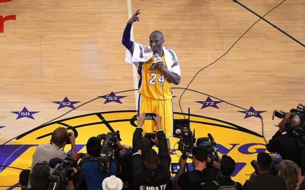 enterbaynba16科比布莱恩特最后一战可动人偶