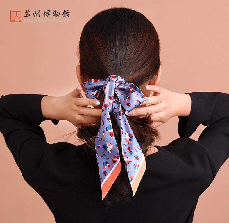 苏州博物馆 历史的缩影，当代的雅趣—苏博绘影真丝领巾（蓝）气质窄丝巾领巾发带 送礼礼品