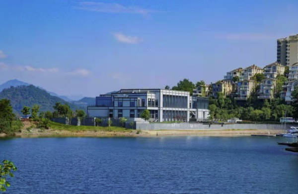 元旦周末不加价voco千岛湖阳光大酒店高级园景房2晚含早自助晚餐voco