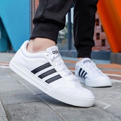 adidas阿迪达斯男款休闲运动鞋aw3889
