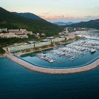 步行可到海边！适合遛娃遛宠物！深圳浪骑瞻云度假酒店 高级海景大床房1晚（双早+快艇出海+沙滩排球和乒乓球+旅拍+儿童游乐园等）