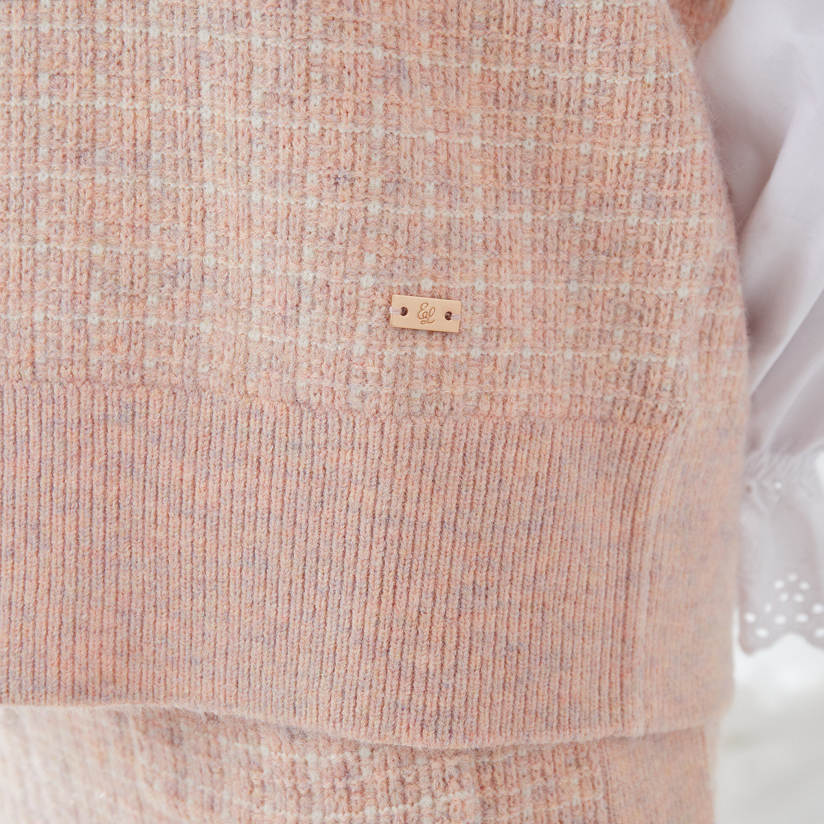 E·LAND 衣恋 气质淑女V领BAI搭针织背心 EEVKB6C02I25