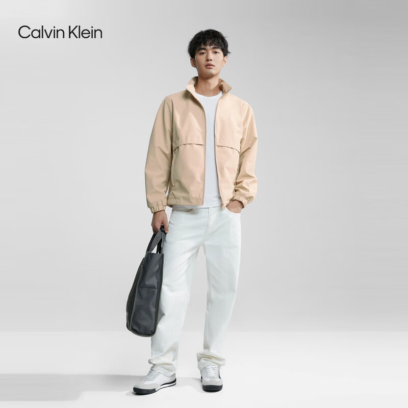 Calvin Klein Jeans24春季男士户外休闲字母印花立领运动单夹克J325847 AAT-象牙黄 L