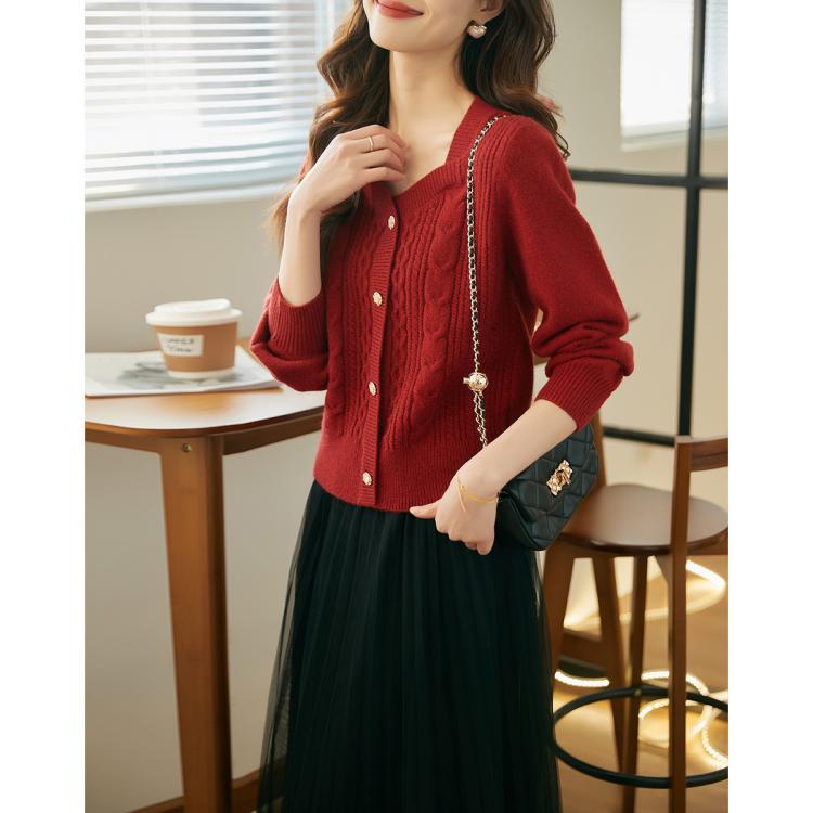 中国红毛衣女秋冬款扭绳提花钻石领毛衣女厚毛衣