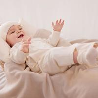 babycare旗下蚕丝婴儿礼盒套装新生儿衣服宝宝浴巾