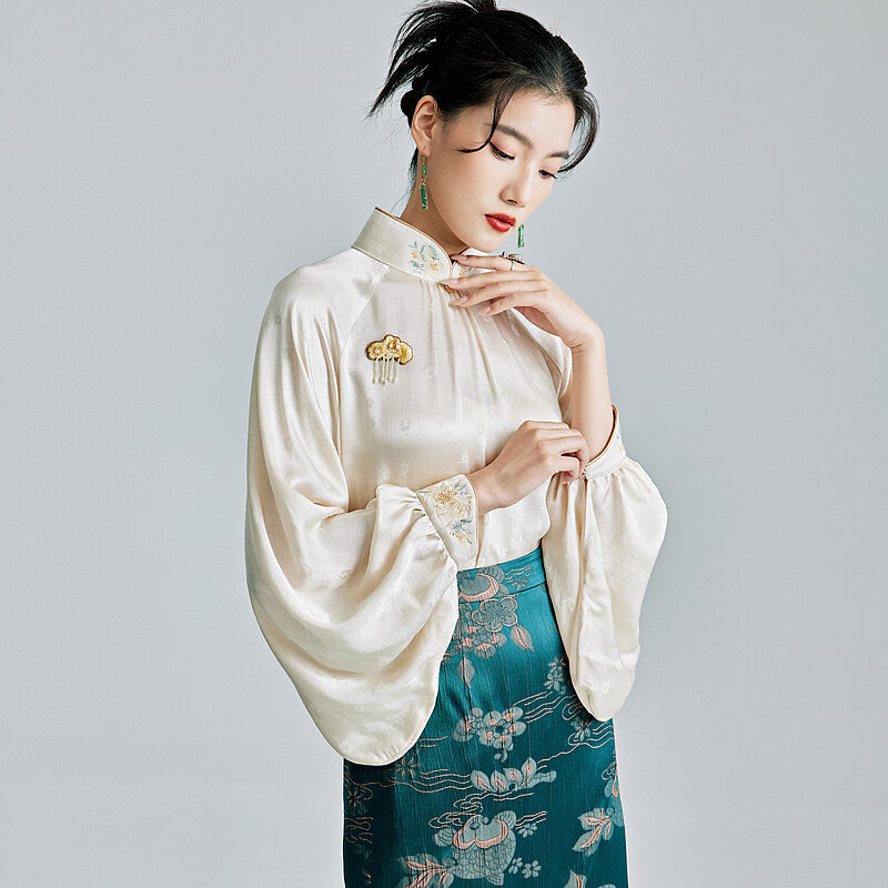 陌遇春季中国风改良汉服琵琶袖茶服新中式设计感气质刺绣衬衫唐装上衣 杏色 L