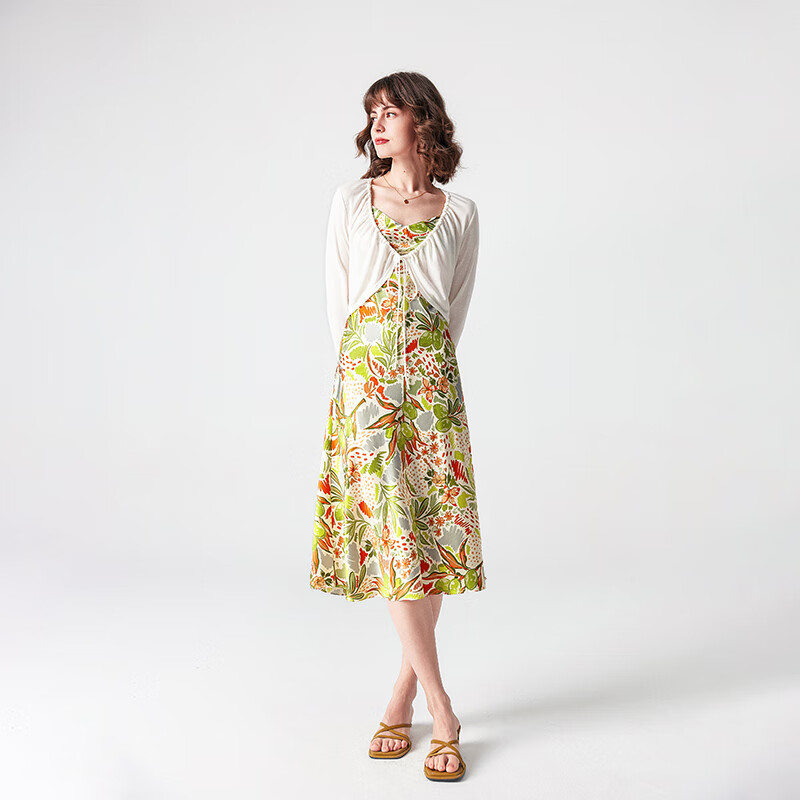 最新时尚真丝长裙 661ef7aea2ade9339.jpg