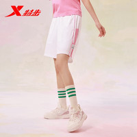 特步（XTEP）夏季休闲运动裤针织五分短裤女877228610048 珍珠白/山林红 S 