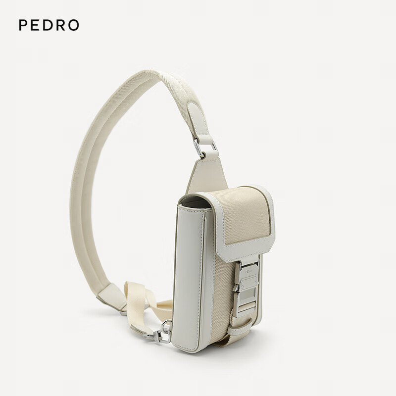 Pedro胸包24春季新男士拼色插扣斜挎腰包手机包PM2-26320183  XS