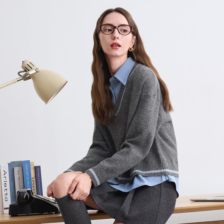 【假两件毛衫】2024冬季减龄学院风撞色假两件女式毛衣