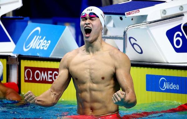 三连冠：恭喜孙杨400米自由泳夺冠 赛季最好成绩实力打脸