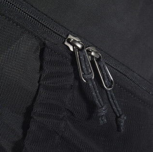 ARC'TERYX 始祖鸟 Mantis 26 Daypack 7715 黑色双肩包