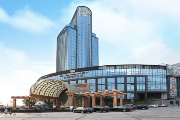 酒店特惠:南京金鹰珠江壹号国际酒店高级大床间1晚