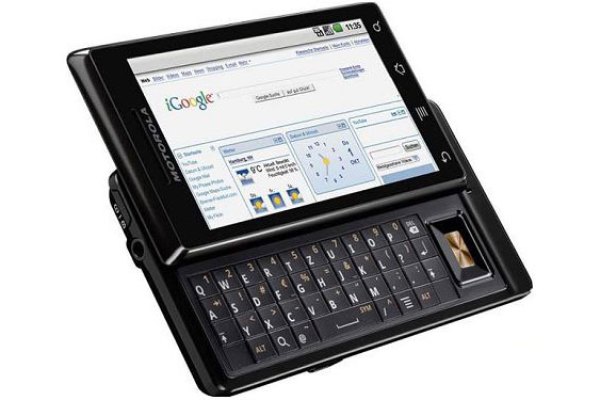 nokian97:当年的机皇htc desire z:多普达早在05年就推出了 838,对于