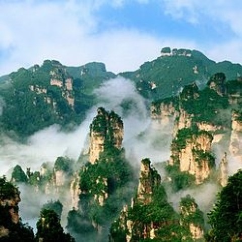 飛豬1周年:湖南長沙-鳳凰古城張家界4天3晚跟團游(當地參團)
