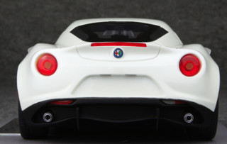 BBR 1:18 Alfa Romeo 4C 阿尔法罗密欧 模型 红色/白色