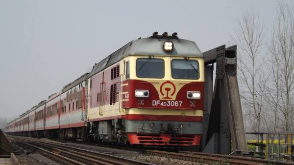 bachmann百万城df4d型准高速客运内燃机车模型3076上局蚌段