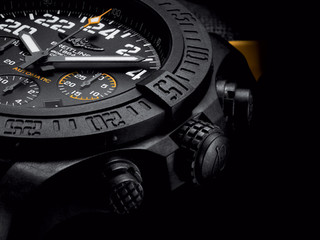 BREITLING 百年灵 Avenger Hurricane 复仇者飓风 XB0170E4-BF29 男士航空机械腕表