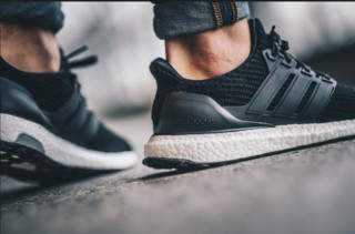 adidas 阿迪达斯 adidas Ultra Boost 4.0 中性跑步休闲鞋 黑色 42