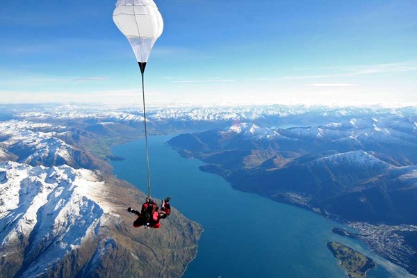 勇敢者的游戏！鸟瞰新西兰，挑战真正极限！新西兰皇后镇高空跳伞