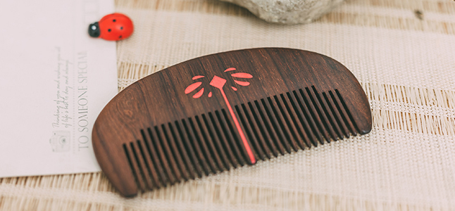  做个青丝飘逸的女神梳顺三千烦恼丝你需要用它