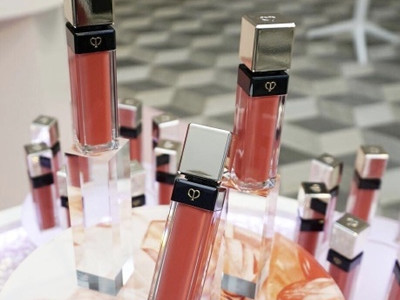  小姐姐们最近都爱涂这些？COSME知名口红春季榜