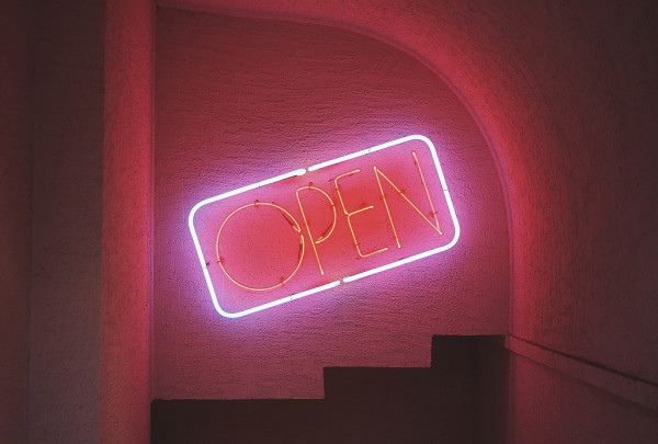 值男干货:终结直男迷思:如何优雅地约妹子喝一