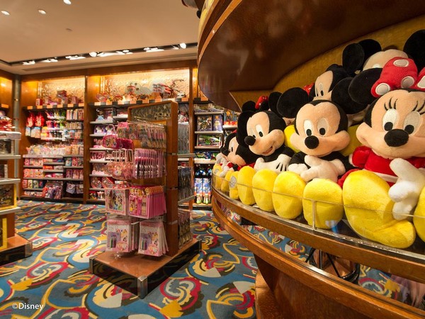 把童话世界装进酒店！香港迪士尼酒店一晚+迪士尼快速通行+免费接驳+米奇洗漱套装！