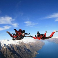 一边探险，一边享受风景   新西兰皇后镇 Nzone高空跳伞+Skyline天空缆车套票