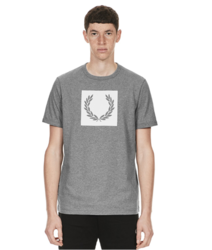 FRED PERRY 3601XMA 印花短袖T恤 389 元