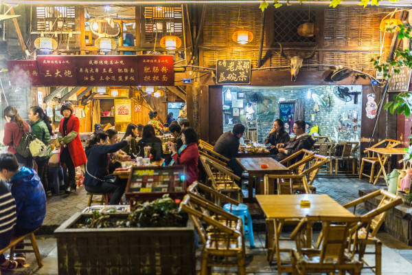 亲测!这些地方的街头美食,你一定要尝尝