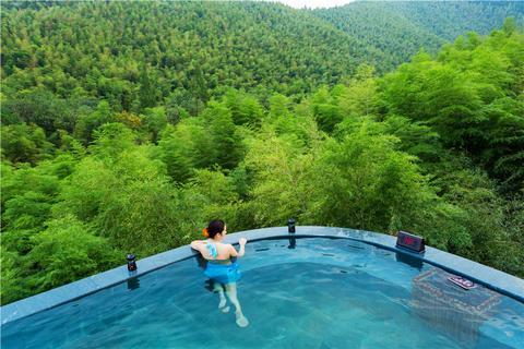 天目湖御水温泉度假酒店/南山竹海客栈1晚住宿+水世界+御水温泉+南山竹海门票各2张