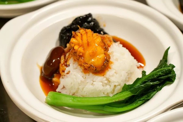 天鹅蛋+鲍鱼+海鲜无限畅吃 !上海豫园万丽酒店海鲜自助晚餐