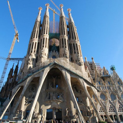 免排队入场 西班牙巴塞罗那圣家堂游览(含快速