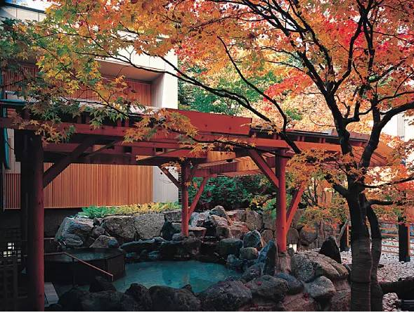 又是一年红叶季！日本最早赏枫地点，北海道酒店小攻略