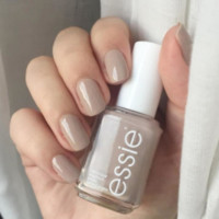 Essie 经典指甲油 Send tropez