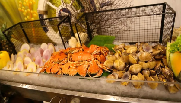 外滩最美自助餐厅大闸蟹畅吃上海大厦单人自助晚餐