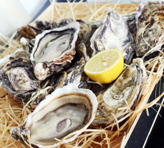 Oyster feast/蠔门盛宴 Oyster feast 蠔门盛宴 法国安芝莲生蚝 鲜活 N1 12只