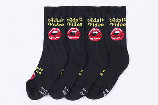 RELAX SOCKS 红唇长筒纯棉袜 黑色