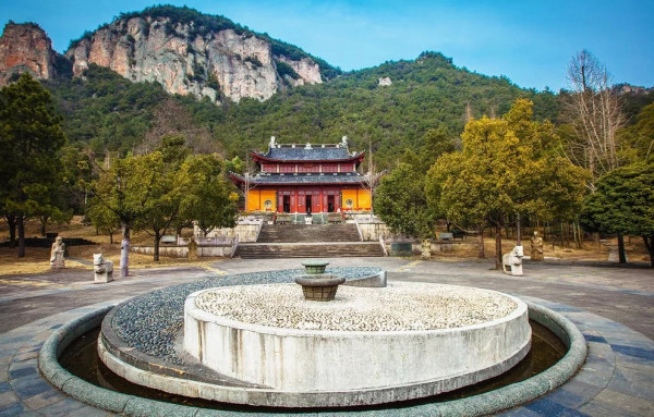 无限次畅泡58个主题温泉！藏于湖光山色里的欧式城堡 金华浦江仙华檀宫名人度假酒店1晚套餐