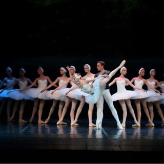 门票特惠：上海东方艺术中心 俄罗斯莫斯科古典芭蕾舞剧《天鹅湖》门票