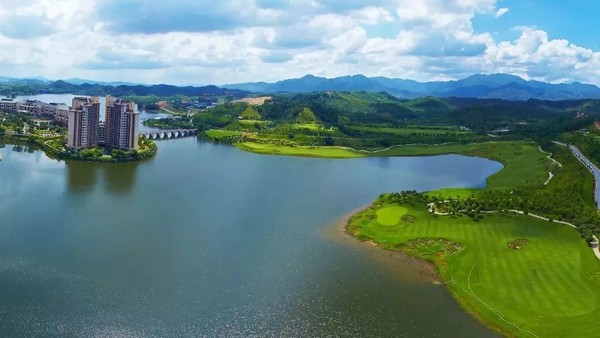 毗邻白鹭湖，郊游遛娃好选择，主打一个性价比！惠州白鹭湖雅居乐喜来登度假酒店 豪华园景大床房2晚连住+双早+户外彩虹梯+萌宠乐园+泡泡派对+创想空间站